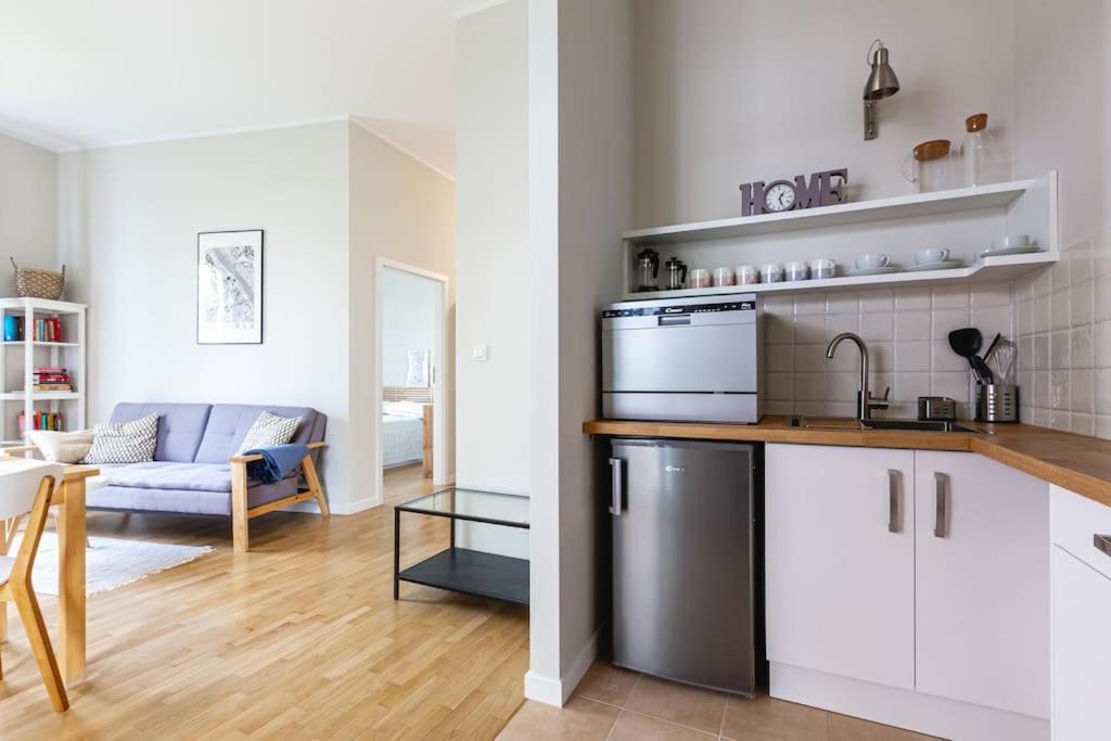 Bright And Cozy Apartment Near Park, With A Huge Terrace. وارسو المظهر الخارجي الصورة