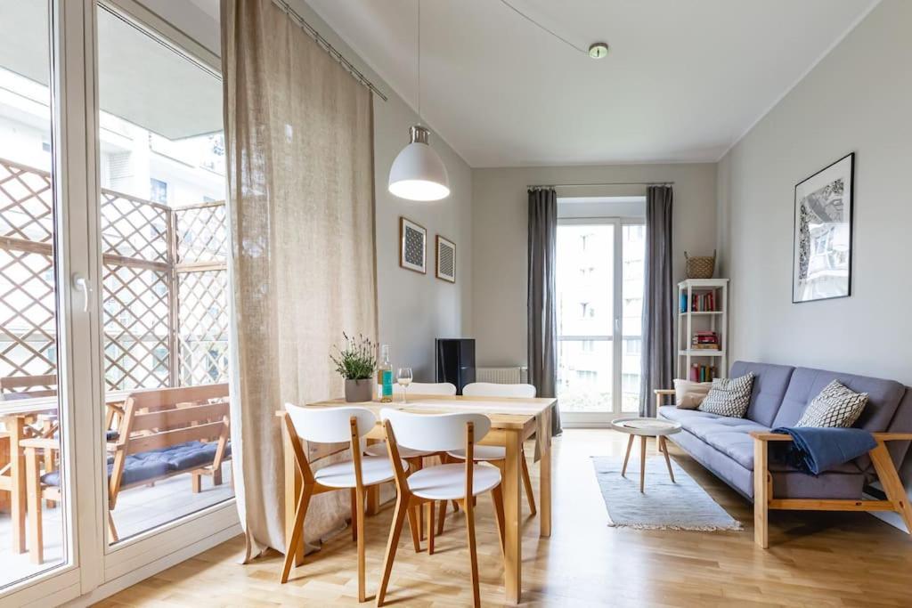 Bright And Cozy Apartment Near Park, With A Huge Terrace. وارسو المظهر الخارجي الصورة
